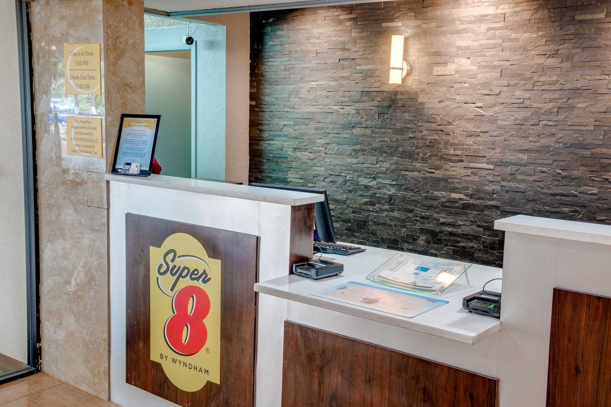Super 8 By Wyndham St. Petersburg Hotel Kültér fotó